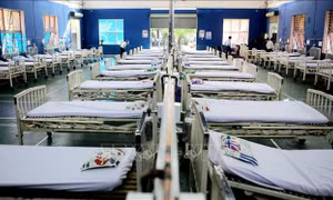 Chuyển trường học thành bệnh viện dã chiến điều trị bệnh nhân COVID-19