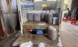 Tạm giữ hơn 3.000 lít dầu DO không rõ nguồn gốc