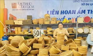 Liên hoan Ẩm thực và Du lịch làng nghề, phố nghề thu hút hơn 30.000 lượt khách