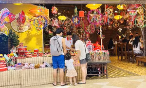Rộn ràng không khí Trung thu, níu giữ ký ức xưa trong nhịp sống hôm nay