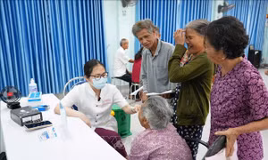 Huế: Phát động chương trình khám sức khỏe định kỳ cho người dân