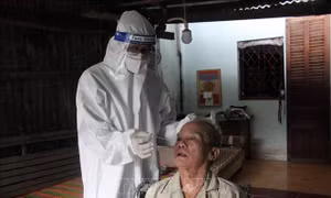 Sống trọn với niềm đam mê chữa bệnh cứu người
