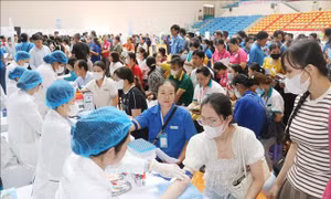 Ngày hội 'Trao sức khỏe công nhân - Vì một Việt Nam khỏe mạnh'