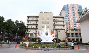 Hy hữu cháu bé bị nhiễm độc thủy ngân qua da do nhiệt kế thủy ngân vỡ