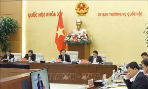 Chủ tịch Quốc hội Vương Đình Huệ chủ trì họp về công tác thi đua - khen thưởng
