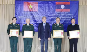 Trao Huân chương Tự do của Lào tặng Ban Bảo vệ, chăm sóc sức khỏe cán bộ Trung ương và Bệnh viện Trung ương Quân đội 108