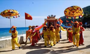 Tưng bừng Lễ hội cầu ngư Vạn đầm Xương Lý