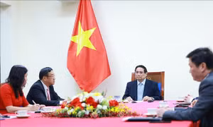 Thủ tướng Phạm Minh Chính điện đàm với Thủ tướng Malaysia Anwar Ibrahim 