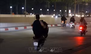 Tịch thu xe, xử phạt cả người giao xe cho nam sinh lạng lách, đánh võng