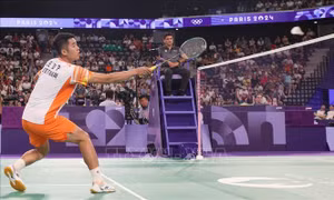 Olympic 2024: Lê Đức Phát đánh bại tay vợt người Đức ở trận ra quân
