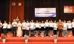 Trang bị kiến thức về ngôn ngữ, văn hóa cho 40 học sinh dân tộc thiểu số tham gia trại hè tại Nga