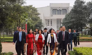 Đảng bộ Ban biên tập Ảnh TTXVN đẩy mạnh học tập và làm theo tư tưởng, đạo đức, phong cách Hồ Chí Minh 