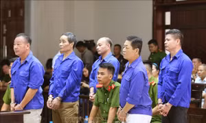 Mở lại phiên tòa xét xử Hưng 'kính' trong vụ bảo kê chợ Long Biên, Hà Nội 