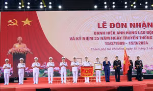 Tân cảng Sài Gòn đón nhận danh hiệu Anh hùng Lao động