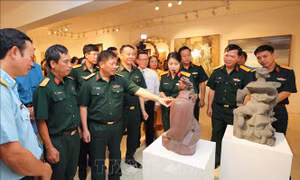 Khai mạc Triển lãm mỹ thuật 'Dòng thời gian'