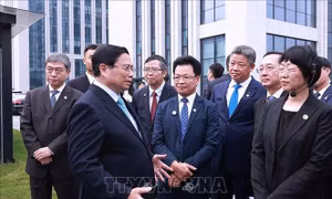 Thủ tướng Phạm Minh Chính thăm Trung tâm logistics Trùng Khánh, Trung Quốc
