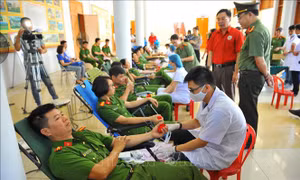 Công an tỉnh Ninh Bình hưởng ứng Ngày Quốc tế tôn vinh người hiến máu