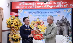 Thăm, chúc mừng nhân dịp Tết cổ truyền Bunpimay và Chôl Chnăm Thmây
