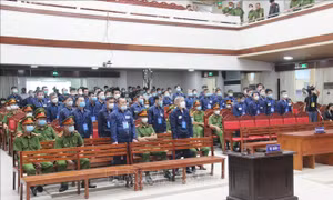 Vụ buôn lậu xăng dầu ở Đồng Nai: Nữ nhân viên đã làm giả 89 bộ hồ sơ vận chuyển xăng lậu