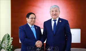 Thủ tướng Chính phủ Phạm Minh Chính gặp Thủ tướng Kyrgyzstan