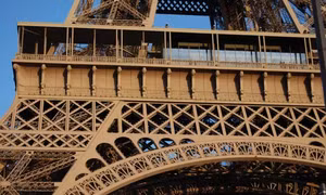 Thành phố Paris vinh danh các nhà khoa học nữ tại Tháp Eiffel