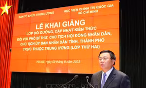 Khai giảng Lớp Bồi dưỡng, cập nhật kiến thức đối với Phó Bí thư, Chủ tịch UBND, HĐND tỉnh