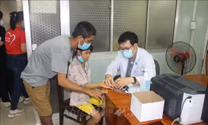 Khám sàng lọc bệnh tim miễn phí cho trẻ em ở Bình Thuận