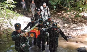 Băng rừng, vượt núi đưa các Anh hùng liệt sĩ trở về