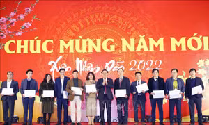 Chủ tịch Quốc hội gặp mặt đầu Xuân Nhâm Dần 2022 tại Văn phòng Quốc hội