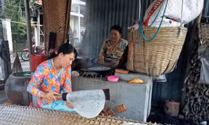 Rộn ràng làng bánh tráng trăm tuổi Thuận Hưng 