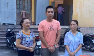 Bắt ổ nhóm tội phạm chuyên 'dàn' cảnh trúng thưởng sổ xố để thực hiện hành vi trộm cắp