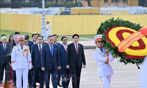 Lãnh đạo Đảng, Nhà nước, đại biểu Quốc hội vào Lăng viếng Chủ tịch Hồ Chí Minh