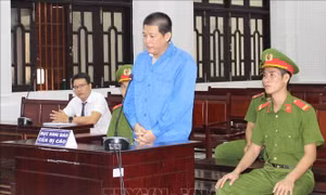 Lĩnh án 20 năm tù vì tham ô tài sản
