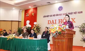 Luôn tin tưởng, coi trọng, tạo điều kiện để đội ngũ văn nghệ sỹ hoàn thành sứ mệnh cao cả 