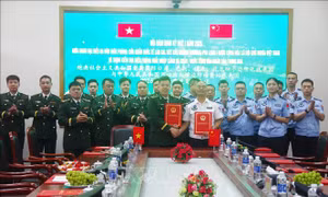 Hội đàm và trao danh hiệu Sứ giả hữu nghị Việt Nam – Trung Quốc