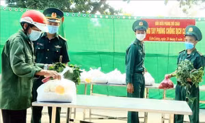 Thắm tình quân - dân trong đại dịch COVID-19