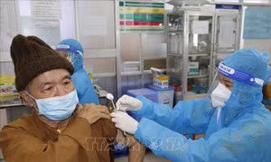 Tiêm vaccine cho 500 chức sắc, chức việc, người có uy tín các tôn giáo ở Cần Thơ