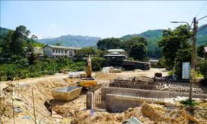 Quảng Ngãi: Tái khởi động dự án cầu tiền tỷ 'đắp chiếu' do 'tắc' đường dẫn