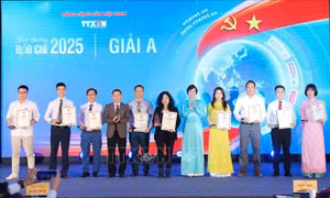 Chùm ảnh Lễ trao Giải Báo chí Thông tấn xã Việt Nam năm 2025
