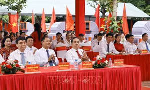 Chủ tịch Quốc hội dự Lễ khai giảng tại Trường THPT Lê Quý Đôn (Hưng Yên)