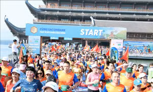Khoảng 4.000 vận động viên tham gia giải chạy Tam Chúc Marathon 2024