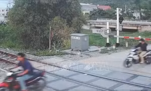 Chưa phân cấp cho UBND cấp tỉnh thực hiện gác chắn đường ngang
