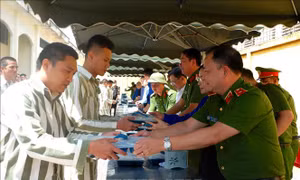 Thắp sáng ước mơ hoàn lương