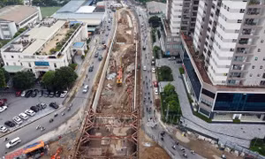 Những 'lô cốt' giữa lòng đường Hà Nội