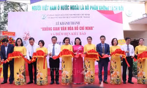 Khánh thành 'Không gian văn hóa Hồ Chí Minh' và 'Điểm hẹn kiều bào'