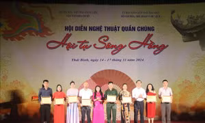 Gìn giữ nghệ thuật chèo truyền thống từ hội diễn 'Hội tụ sông Hồng'