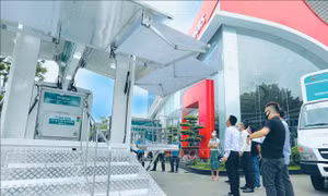 Hải Phòng tiếp nhận xe chuyên dụng phục vụ tiêm chủng lưu động
