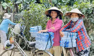 Chia sẻ khó khăn, động viên người dân vùng thiên tai