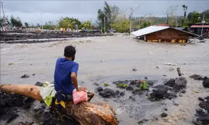 Tổng thống Philippines thị sát tình hình thiệt hại sau bão Goni 