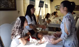 Thế hệ trẻ người Việt Nam tại Séc chung tay vì sức khỏe cộng đồng